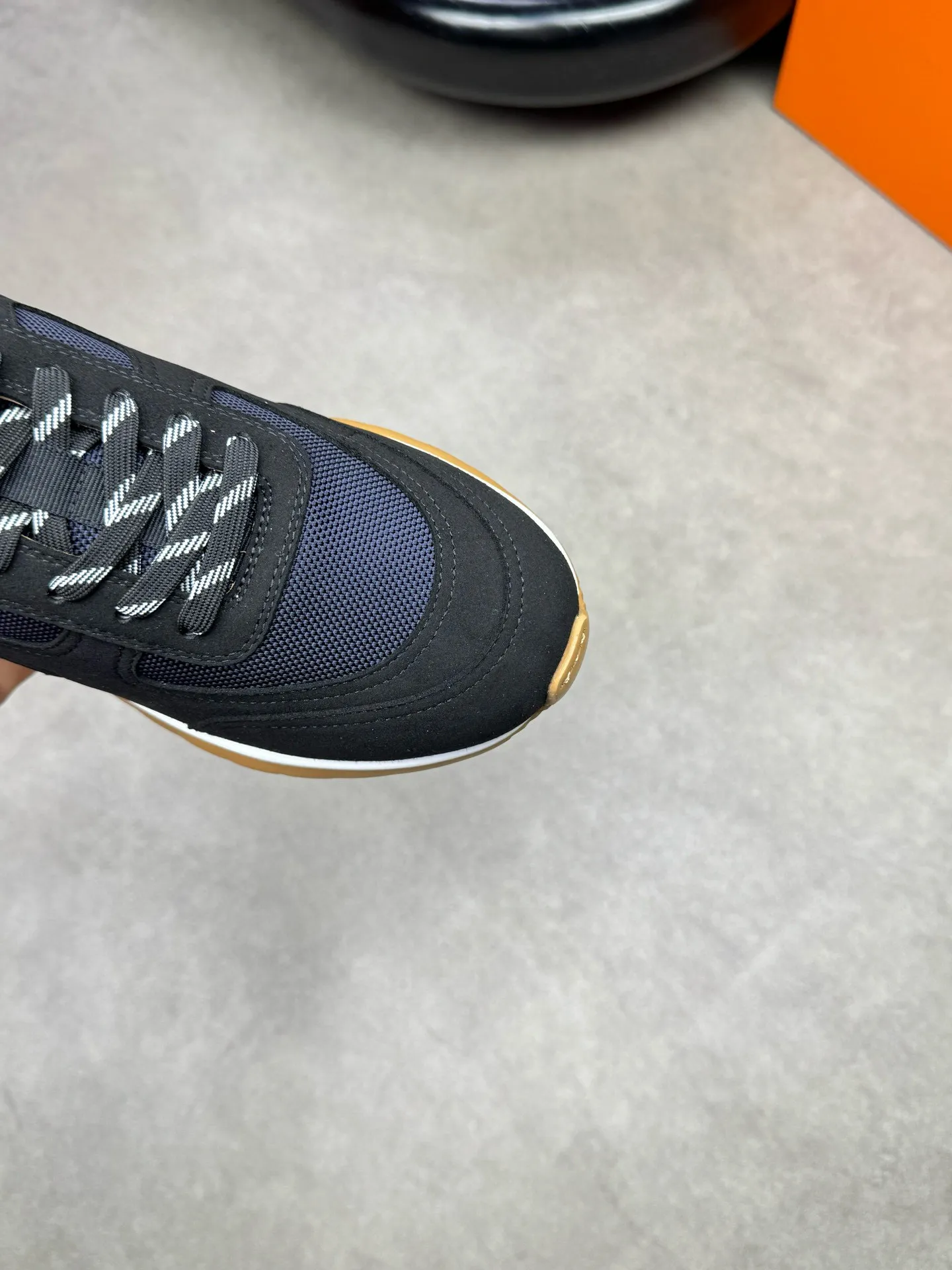 [HERMES] Hermès men's shoes 💰680💰 - high-end quality original items 🔍🔍🔍 casual sports shoes - upper: 🔝 suede environmentally friendly leather, brand high mercerized canvas body with forged ´H´ totem, tongue webbing injection molded brand logo - lining: brand canvas, foot pads; water-dyed cowhide -Outsole: ultra-light T men's shoes 💰U foam; two-color molded outsole -Ultra-high quality control, fine workmanship: highlighted (high-end, extravagance, grade) -Size: 39-44 (38, 45, can be customized)